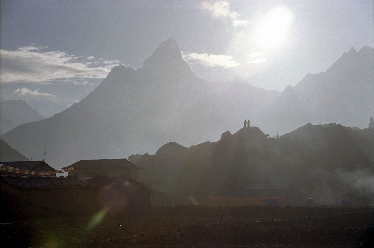 To Gokyo 1-1 Ama Dablam At Sunrise From Khumjung